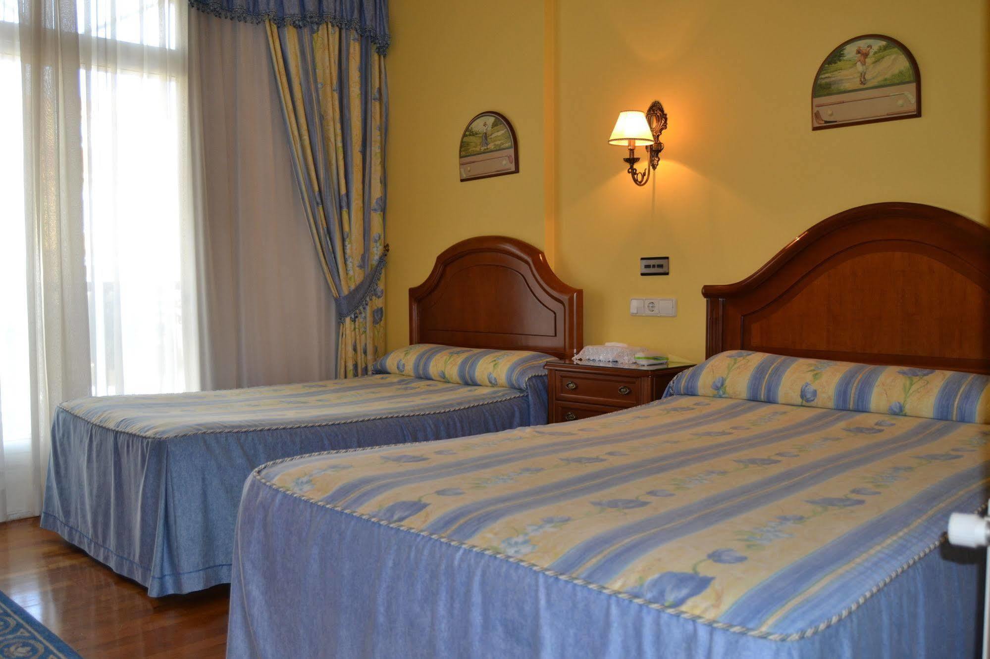 Hotel Playa Compostela Vilagarcia de Arousa Exterior photo